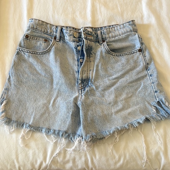 Zara light wash jean shorts - Picture 1 of 3